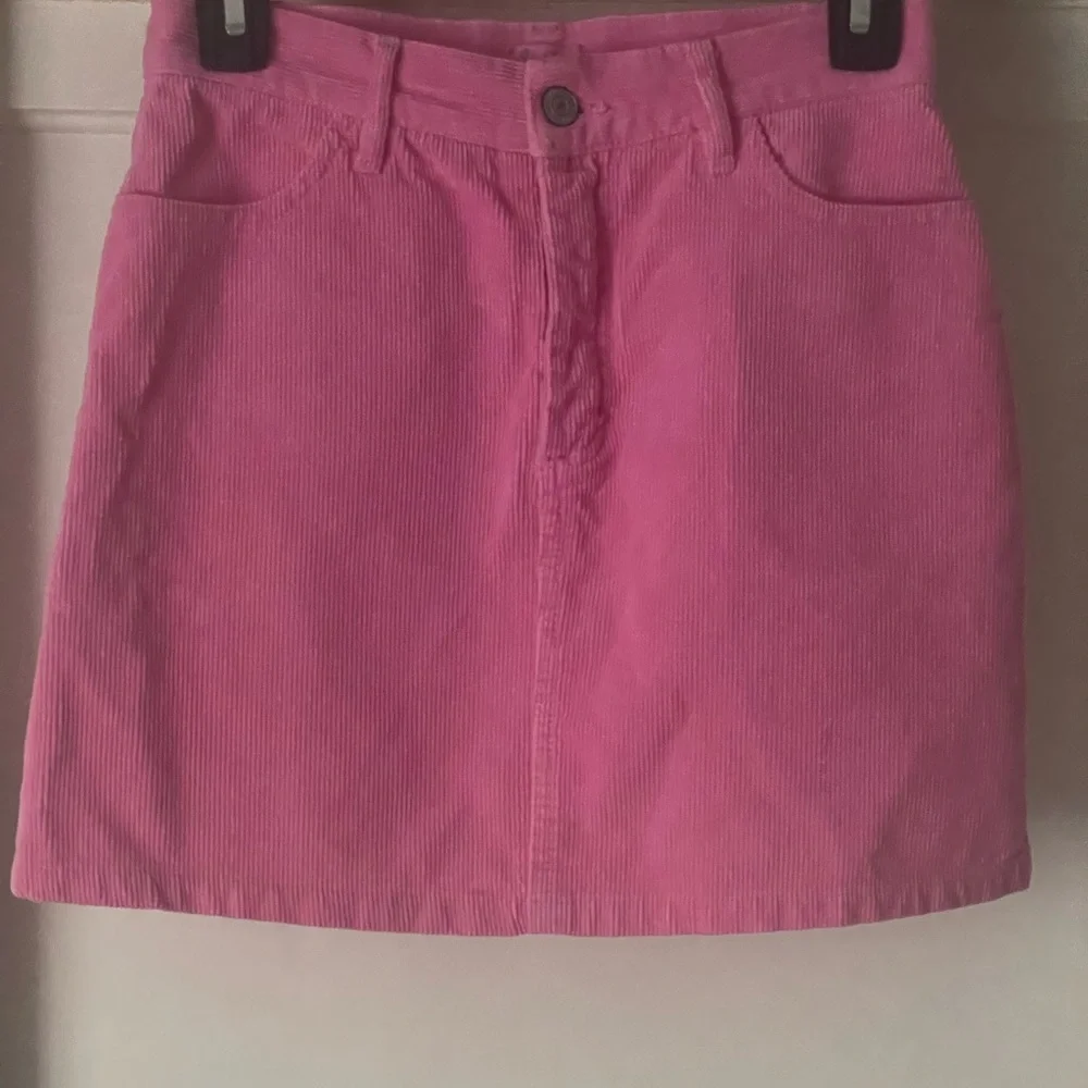 Going for the Mean Girls look? This hot pink skirt from J. Galt has you covered. - Picture 1 of 3